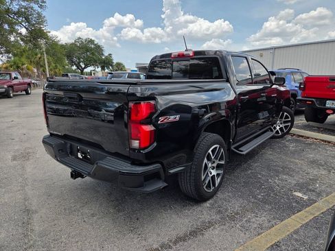 Used 2023 Chevrolet Colorado Z71 w/ Z71 Convenience Package 2 AWD/4WD image 5