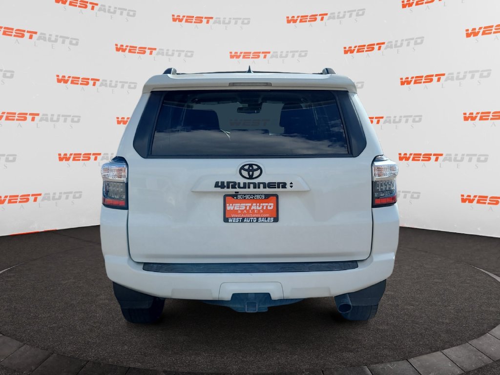 Used 2022 Toyota 4Runner SR5 AWD/4WD image 4