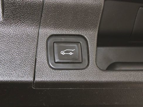 Used 2022 GMC Acadia SLE w/ Driver Convenience Package image 14