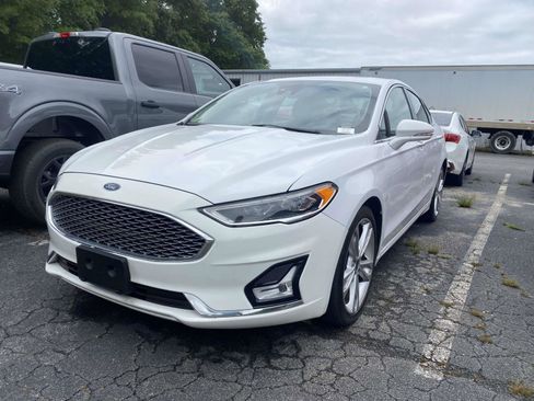 Used 2019 Ford Fusion Titanium AWD/4WD image 3