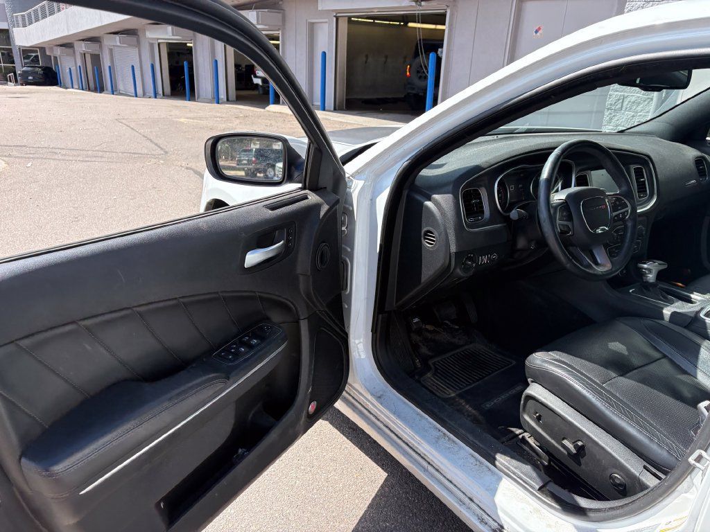 Used 2015 Dodge Charger SXT w/ AWD Premium Group image 15