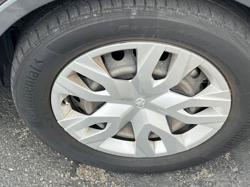 Used 2021 Toyota C-HR LE image 12