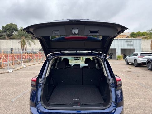 Used 2025 Nissan Rogue SV FWD image 33