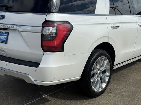 Used 2019 Ford Expedition Platinum image 11