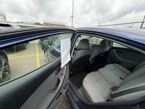 Used 2013 Hyundai Elantra GLS w/ Preferred Pkg FWD image 11