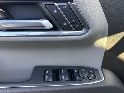 New 2026 GMC Sierra 1500 SLT image 23