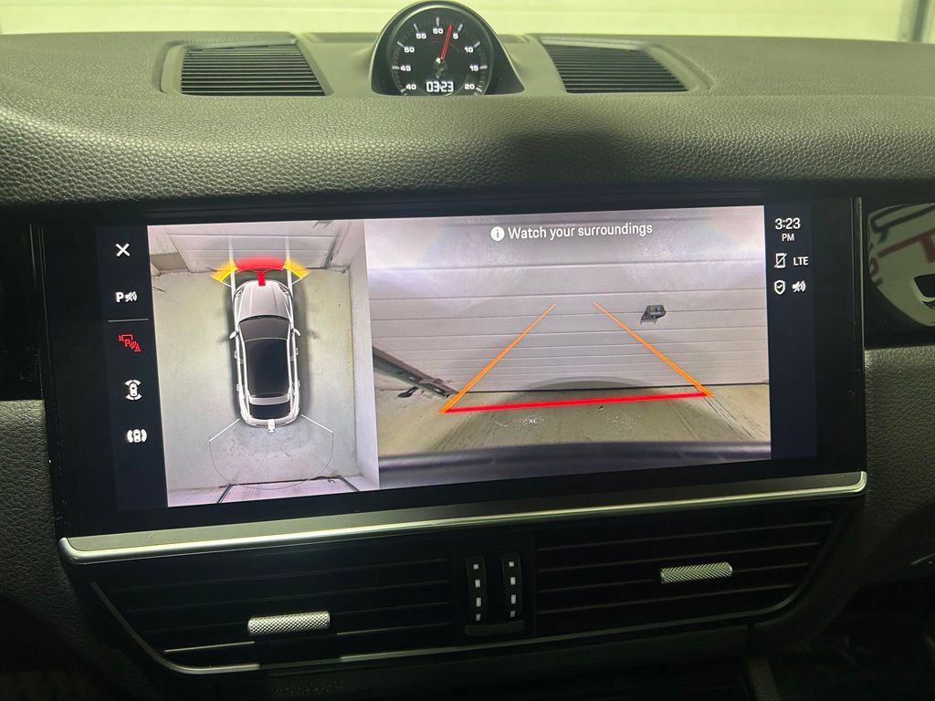 Used 2022 Porsche Cayenne Coupe AWD/4WD image 31