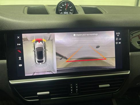 Used 2022 Porsche Cayenne Coupe AWD/4WD image 31