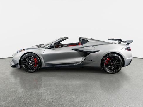 Used 2023 Chevrolet Corvette Z06 w/ Z07 Performance Package RWD image 16