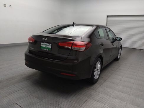 Used 2017 Kia Forte LX w/ LX Popular Package image 9