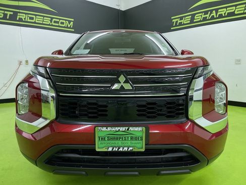 Used 2022 Mitsubishi Outlander ES image 3