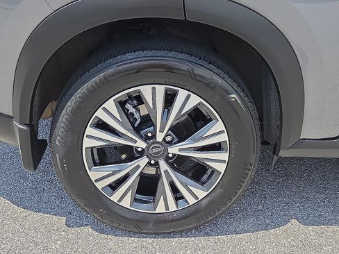 Used 2023 Nissan Rogue SV FWD image 7