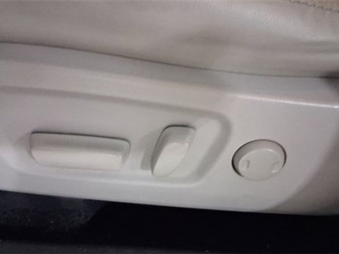 Used 2017 Toyota Highlander Limited image 28