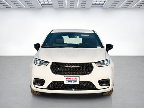 New 2026 Chrysler Pacifica Select FWD image 7