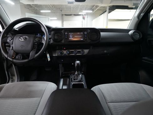 Used 2019 Toyota Tacoma SR image 5