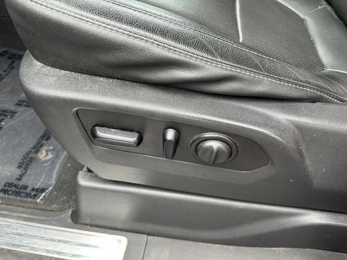 Used 2019 Chevrolet Silverado 1500 LTZ image 17