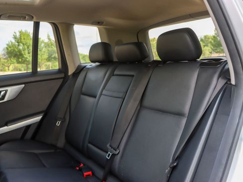 Used 2010 Mercedes-Benz GLK 350 4MATIC image 17