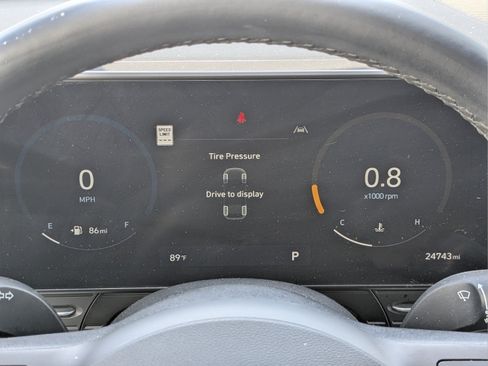 Used 2024 Hyundai Kona Limited FWD image 33