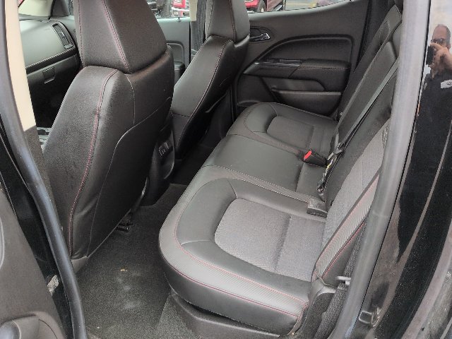 Used 2017 GMC Canyon SLE w/ All Terrain Package AWD/4WD image 10