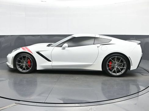 Used 2017 Chevrolet Corvette Stingray Coupe w/ 1LT RWD image 5