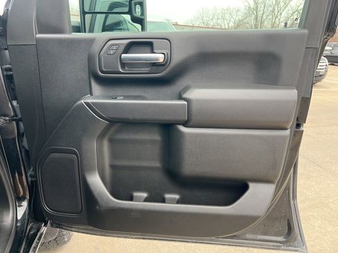 Used 2023 Chevrolet Silverado 2500 Custom w/ Custom Value Package image 18