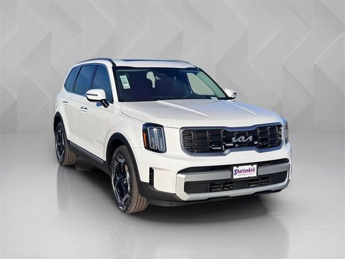 New 2025 Kia Telluride S image 3
