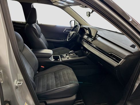 Used 2024 Mitsubishi Outlander SE Black Edition image 34