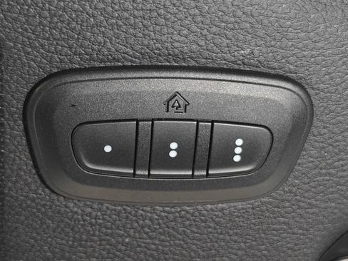 Used 2018 Jeep Wrangler Unlimited Sport S AWD/4WD image 9