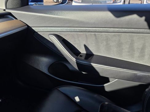 Used 2020 Tesla Model 3 Standard Range Plus image 23