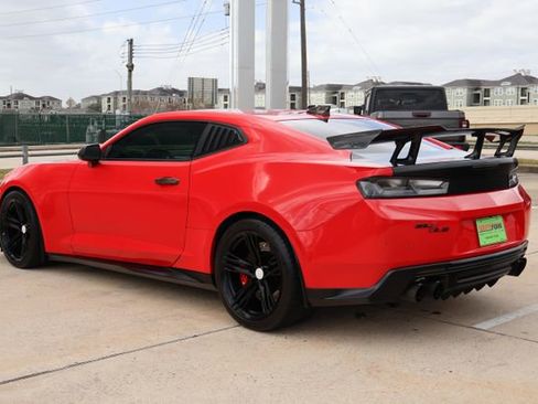 Used 2018 Chevrolet Camaro ZL1 image 5
