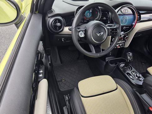 Used 2022 MINI Cooper Convertible w/ Driver Assistance Package FWD image 12