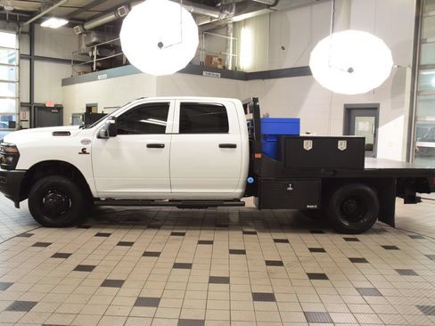 Used 2025 RAM 3500 Tradesman AWD/4WD image 3