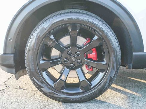 Used 2020 Ford Explorer ST w/ ST Street Pack image 10