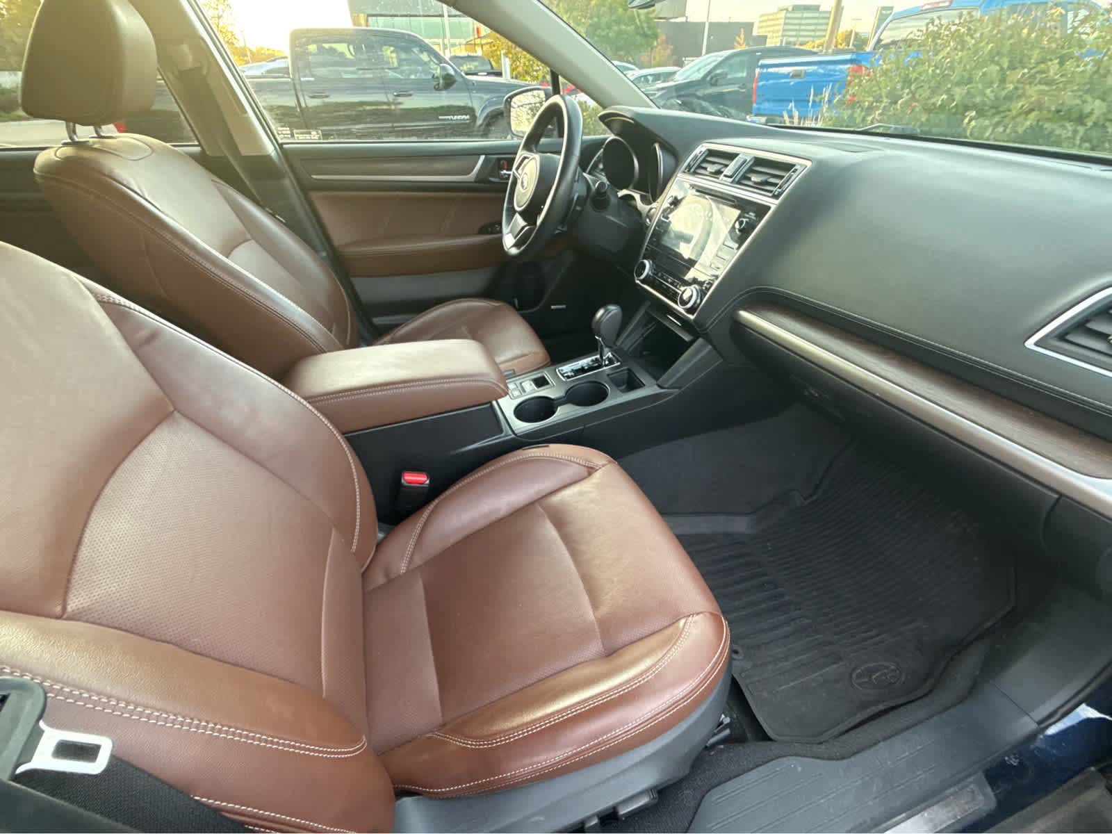 Used 2018 Subaru Outback 3.6R Touring AWD/4WD image 5