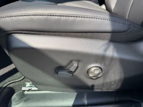 New 2026 Chrysler Pacifica Select FWD image 16