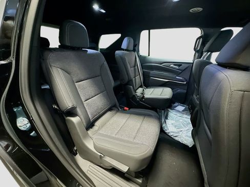 New 2025 Chevrolet Traverse LT image 28