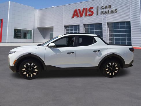 Used 2025 Hyundai Santa Cruz SEL FWD image 2