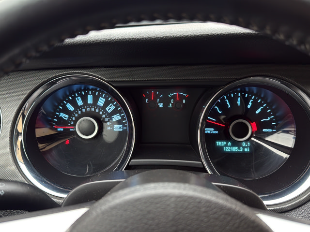 Used 2014 Ford Mustang Convertible RWD image 17