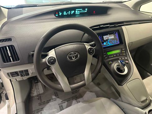 Used 2011 Toyota Prius Two image 2
