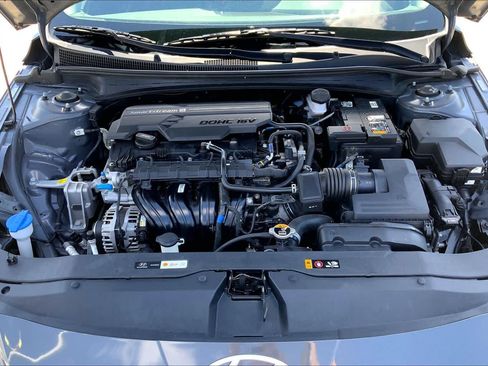 Used 2025 Hyundai Elantra Limited FWD image 30