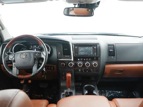 Used 2019 Toyota Sequoia Platinum AWD/4WD image 22