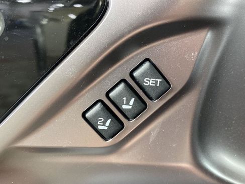 Used 2024 Subaru Outback Touring AWD/4WD image 28