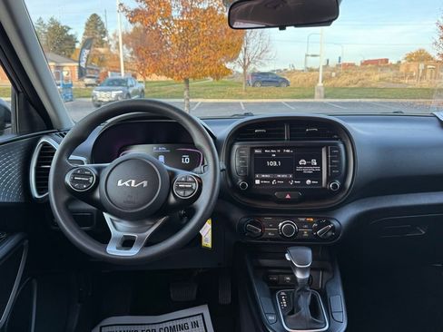 Used 2024 Kia Soul LX w/ LX Technology Package image 26
