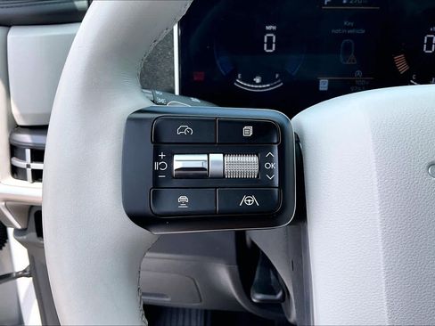 Used 2025 Hyundai Santa Fe SE FWD image 21