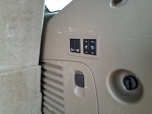 Used 2018 GMC Yukon SLT w/ Open Road Package image 5