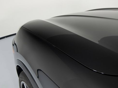 Used 2025 Porsche Cayenne image 40