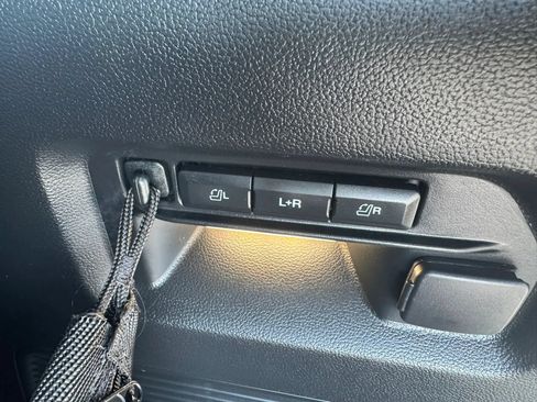 Used 2022 Ford Explorer Limited w/ Limited Technology Package AWD/4WD image 16