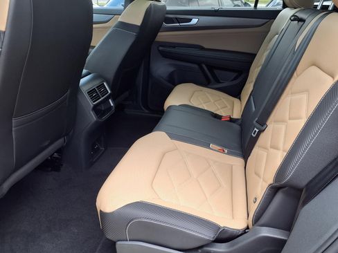 New 2026 Volkswagen Atlas Cross Sport SE FWD image 7