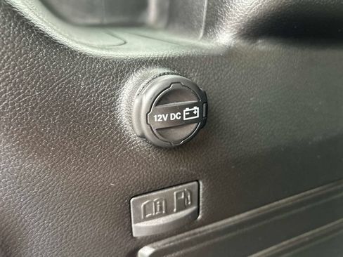 Used 2024 Jeep Wrangler Unlimited Sahara w/ Technology Group AWD/4WD image 14