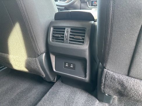 Used 2025 Nissan Rogue SV image 18